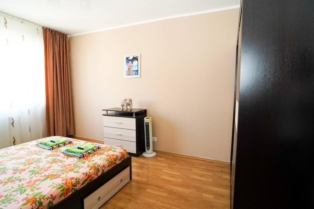 Sky Modern 1 Bedroom Apt W Free Parking Bukarest Eksteriør billede