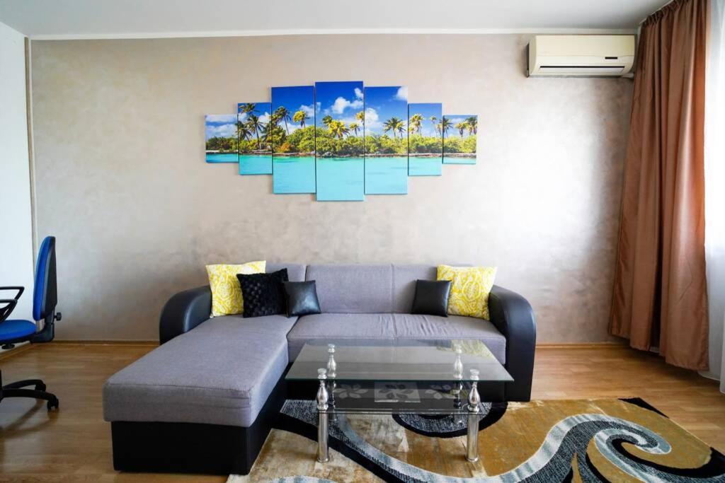 Sky Modern 1 Bedroom Apt W Free Parking Bukarest Eksteriør billede