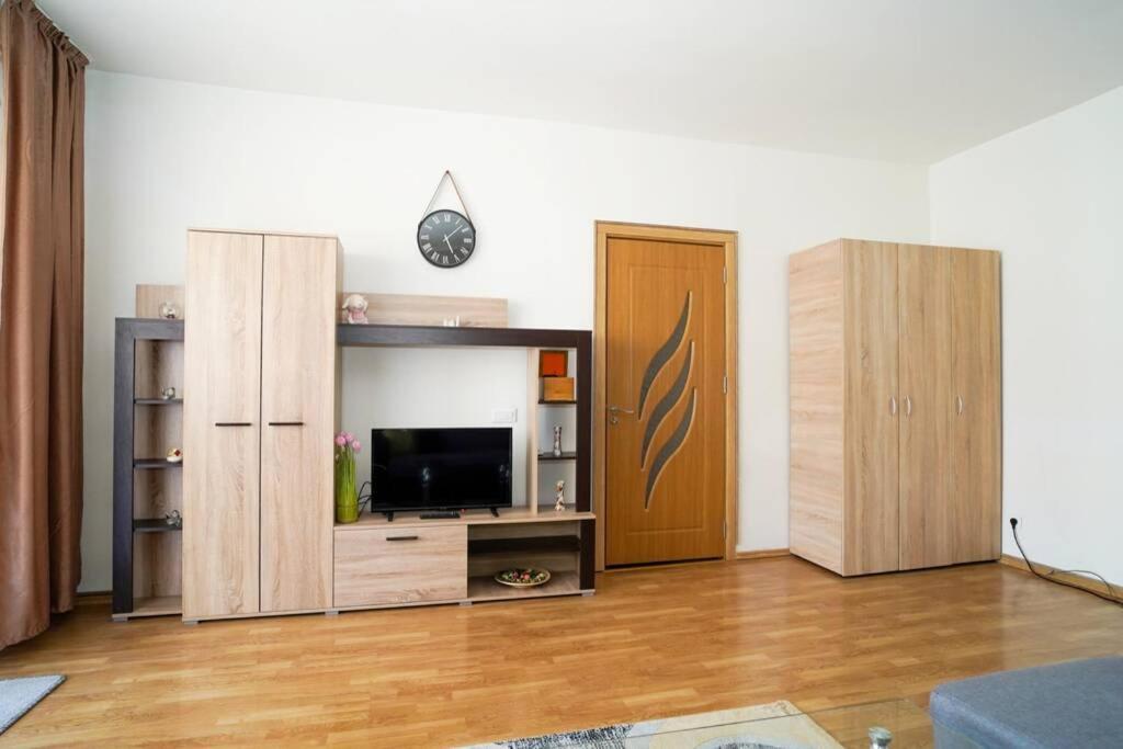 Sky Modern 1 Bedroom Apt W Free Parking Bukarest Eksteriør billede