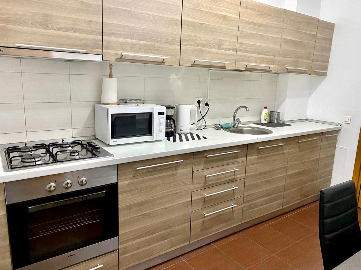 Sky Modern 1 Bedroom Apt W Free Parking Bukarest Eksteriør billede