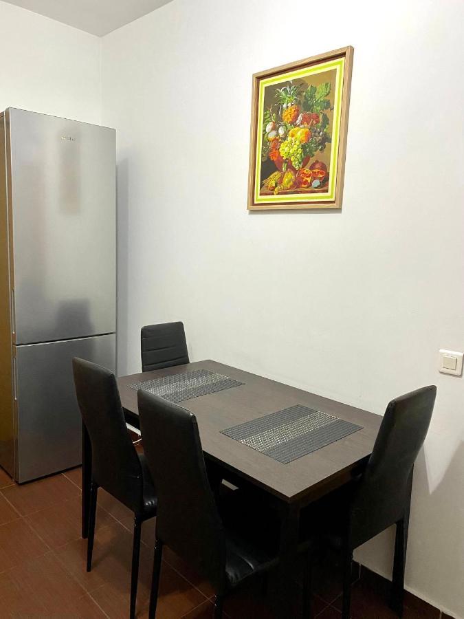Sky Modern 1 Bedroom Apt W Free Parking Bukarest Eksteriør billede